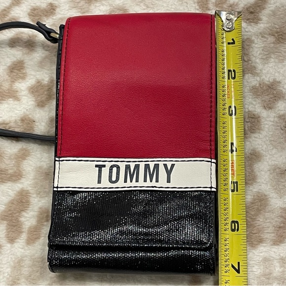 TOMMY HILFIGER Julia Coated Cotton Canvas iPhone Crossbody Mini Sized Bag - Picture 13 of 16